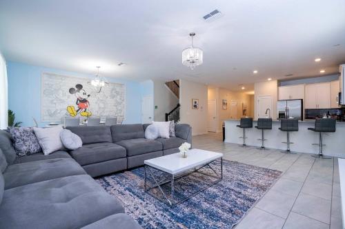 8BR Resort - Cinema, Themed Rooms, Jacuzzi & Game Room! photo 21