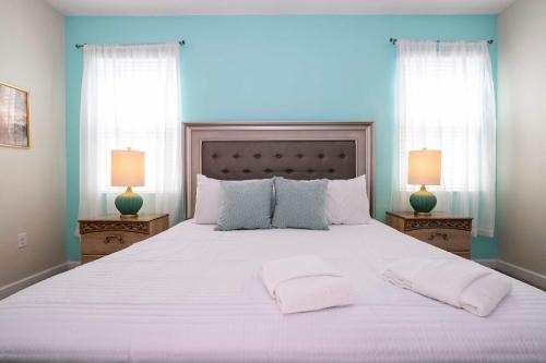 8BR Resort - Cinema, Themed Rooms, Jacuzzi & Game Room! photo 78