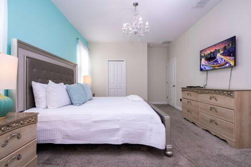 8BR Resort - Cinema, Themed Rooms, Jacuzzi & Game Room! photo 80
