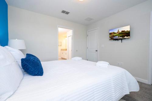 8BR Resort - Cinema, Themed Rooms, Jacuzzi & Game Room! photo 86