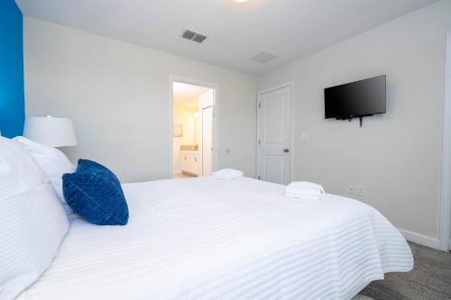 8BR Resort - Cinema, Themed Rooms, Jacuzzi & Game Room! photo 87