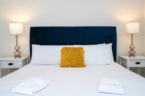 8BR Resort - Cinema, Themed Rooms, Jacuzzi & Game Room! photo 36