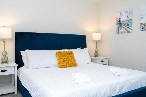 8BR Resort - Cinema, Themed Rooms, Jacuzzi & Game Room! photo 37