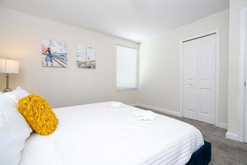 8BR Resort - Cinema, Themed Rooms, Jacuzzi & Game Room! photo 92
