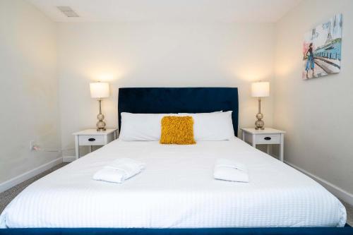 8BR Resort - Cinema, Themed Rooms, Jacuzzi & Game Room! photo 93