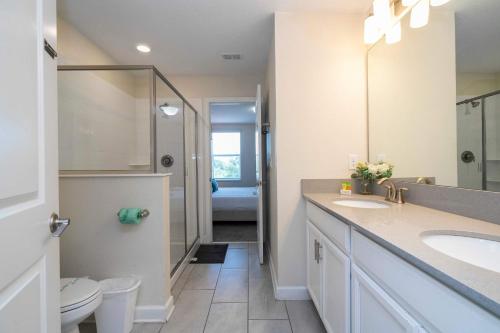 8BR Resort - Cinema, Themed Rooms, Jacuzzi & Game Room! photo 98