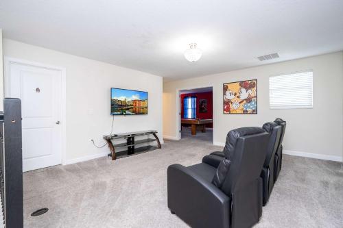 8BR Resort - Cinema, Themed Rooms, Jacuzzi & Game Room! photo 105
