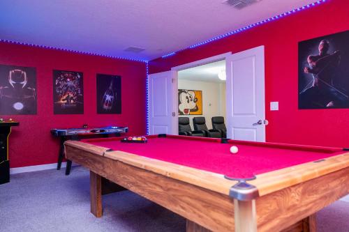 8BR Resort - Cinema, Themed Rooms, Jacuzzi & Game Room! photo 118