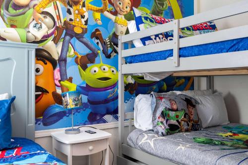 8BR Resort - Cinema, Themed Rooms, Jacuzzi & Game Room! photo 121