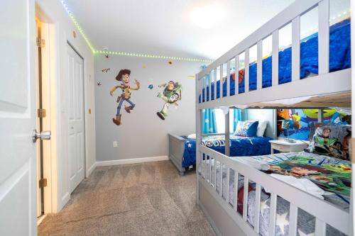 8BR Resort - Cinema, Themed Rooms, Jacuzzi & Game Room! photo 123