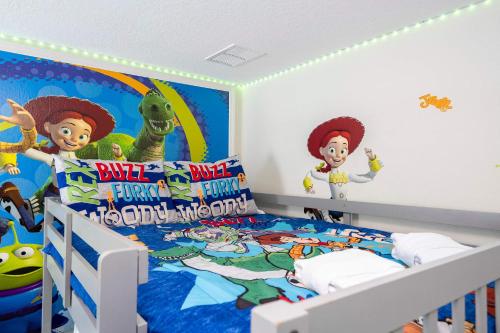 8BR Resort - Cinema, Themed Rooms, Jacuzzi & Game Room! photo 124