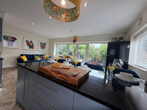 Posezení v ubytování The Hydeaway, Lytham St Annes Getaway Free Parking