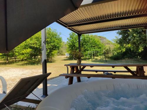 Villa dans la forêt provençale