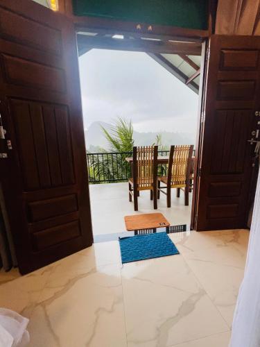 Balkón nebo terasa v ubytování Ella Cloud Castle Homestay