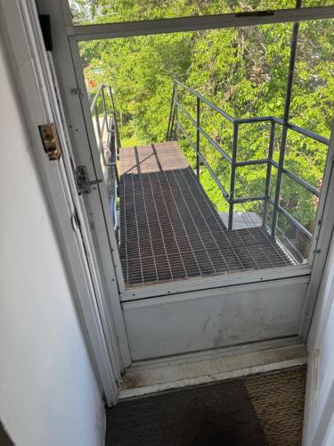 Φωτογραφία από το άλμπουμ του Third Floor loft 2bed 1 bath Historic district 