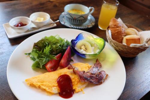 Đồ ăn tại/gần nhà khách