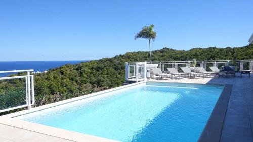 Deluxe Villa with Picturesque Sea Views
