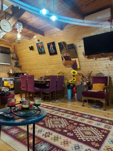 TV a/nebo společenská místnost v ubytování OUR heaven