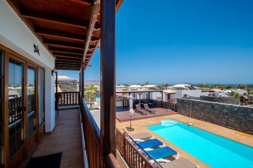 CASA LAURA VISTA LOBOS - spacious Villa with heatable pool and sea views