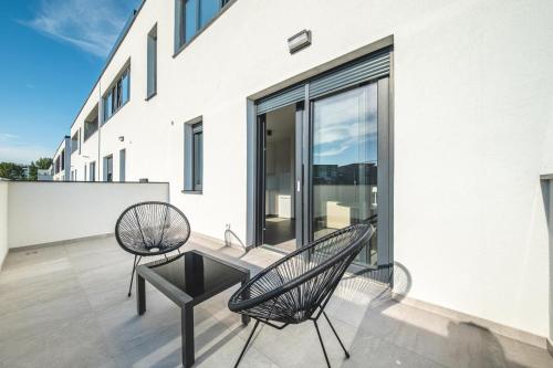 Zagreb 183 - 3 Bedrooms - Parking - Balcony - New - Apartment - Flexible Keybox Entry - Modern - Monthly Rent - WiFi