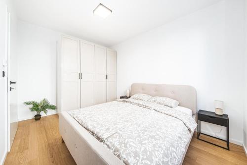 Zagreb 183 - 3 Bedrooms - Parking - Balcony - New - Apartment - Flexible Keybox Entry - Modern - Monthly Rent - WiFi