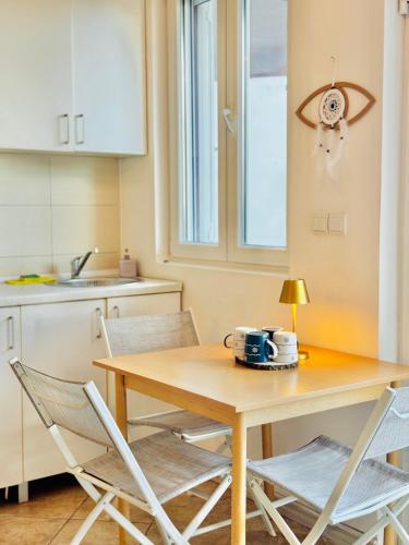 Cuisine ou kitchenette dans l'établissement Budva Felix Suites