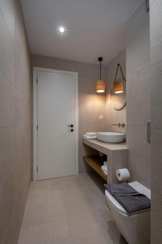 Koupelna v ubytování Thalo "Aegean Touch Apartments"