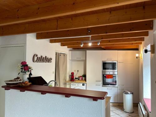 Kuchyň nebo kuchyňský kout v ubytování Magnifique maison de campagne