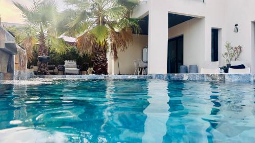 Luxury Villa Pool ,AC ,Tropical Garden ,South of France
