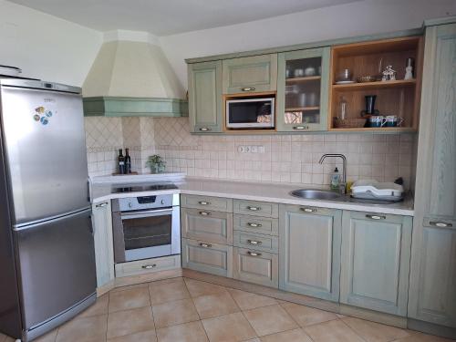 Η κουζίνα ή μικρή κουζίνα στο Apartment Luka
