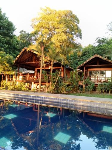 Kolam renang di atau dekat dengan Pousada Boutique Sitio das Jaqueiras-Vista Rio Mar