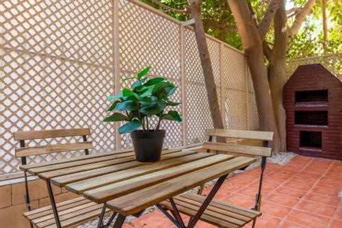 1201 Three BedroomApartment with Outdoors Terrace