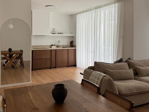 Themelio Living 2-Bed Apartment Nicosia City Centre