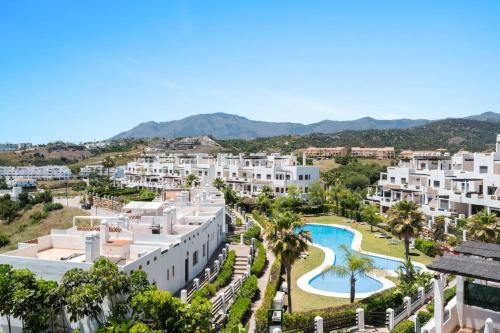 Sea View Apartment with Private Jacuzzi - Sunset Golf, Estepona