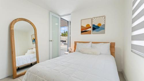 Voodi või voodid majutusasutuse Casa Catalina a Modern Family Retreat in Isabela 3BR Home with Jacuzzi toas