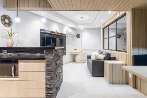 Kuchyň nebo kuchyňský kout v ubytování Copacabana Hidden Gems Apartments