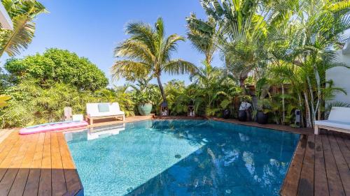 Πισίνα στο ή κοντά στο Unforgettable Villa in the Heart of the Island
