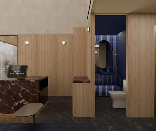 ein Bad mit einem WC und einer Treppe in der Unterkunft Brada Collection Stays in Guadalajara