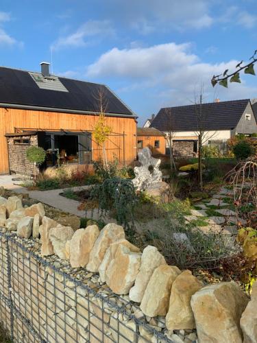 ekodům v romantické zahradě