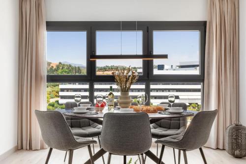 Solarium Penthouse Walk to Beach & Old Town