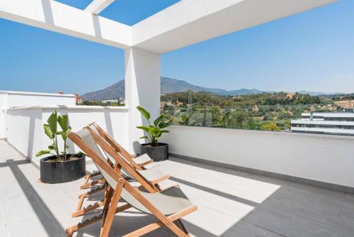 Solarium Penthouse Walk to Beach & Old Town