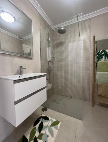 Lovely Casa Felicidad, swimming pool, Wifi x private garden