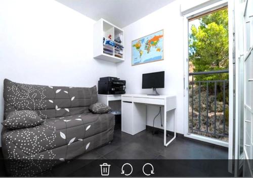 Large and beautiful apartment with panoramic sea views