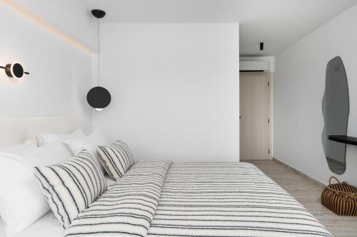 Postel nebo postele na pokoji v ubytování Solis Ortus Adults Only 16 plus