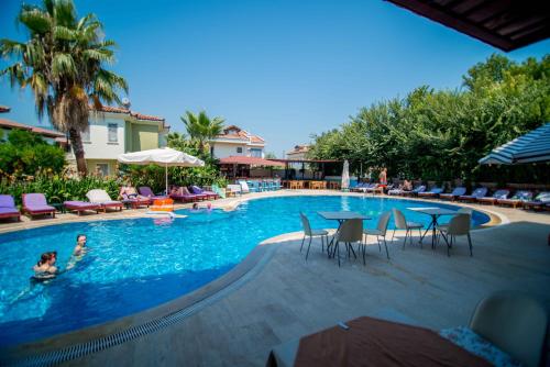 Bazén v ubytování Hotel Konak Su nebo v jeho okolí