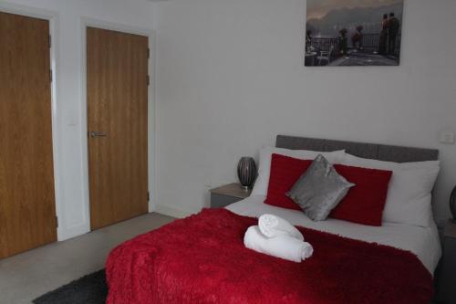 Postel nebo postele na pokoji v ubytování 2 bedroom luxury Bristol City Centre apartment