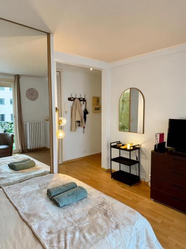 Stylish Studio w Balcony in 16th - Eiffel Tower