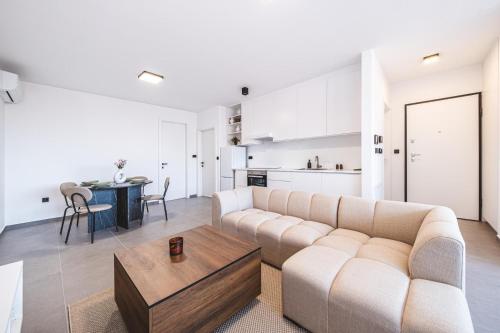 Zagreb 186 - 2 Bedrooms - Parking - New - Apartment - Flexible Keybox Entry - Modern - Monthly Rent - WiFi