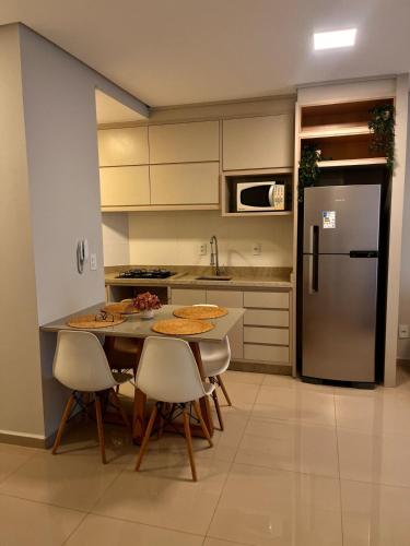 Kuchyň nebo kuchyňský kout v ubytování Lindo Apartamento 2 dormitórios