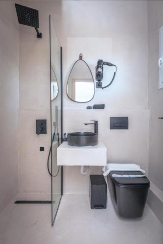 Un baño de Laki Beach Hotel